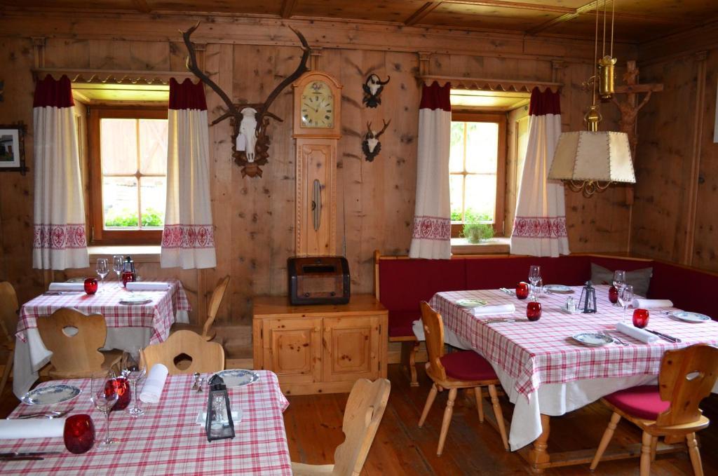 Ansitz Goller Hotel Rasun di Sopra Ngoại thất bức ảnh